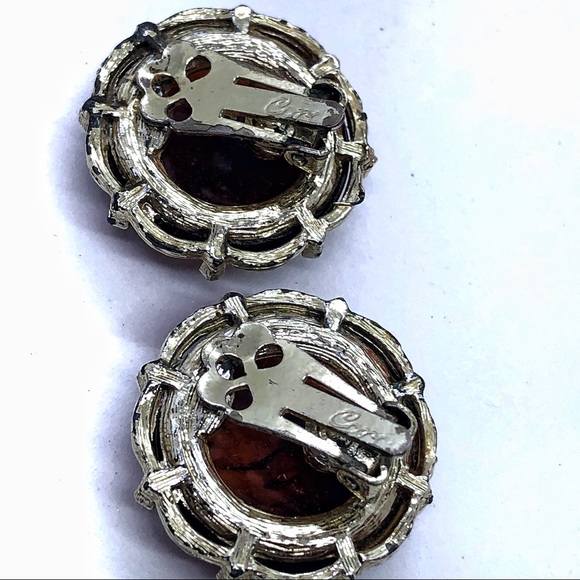 Vintage, Coro, Faux Amber, gold clip-on earring - Picture 6 of 8